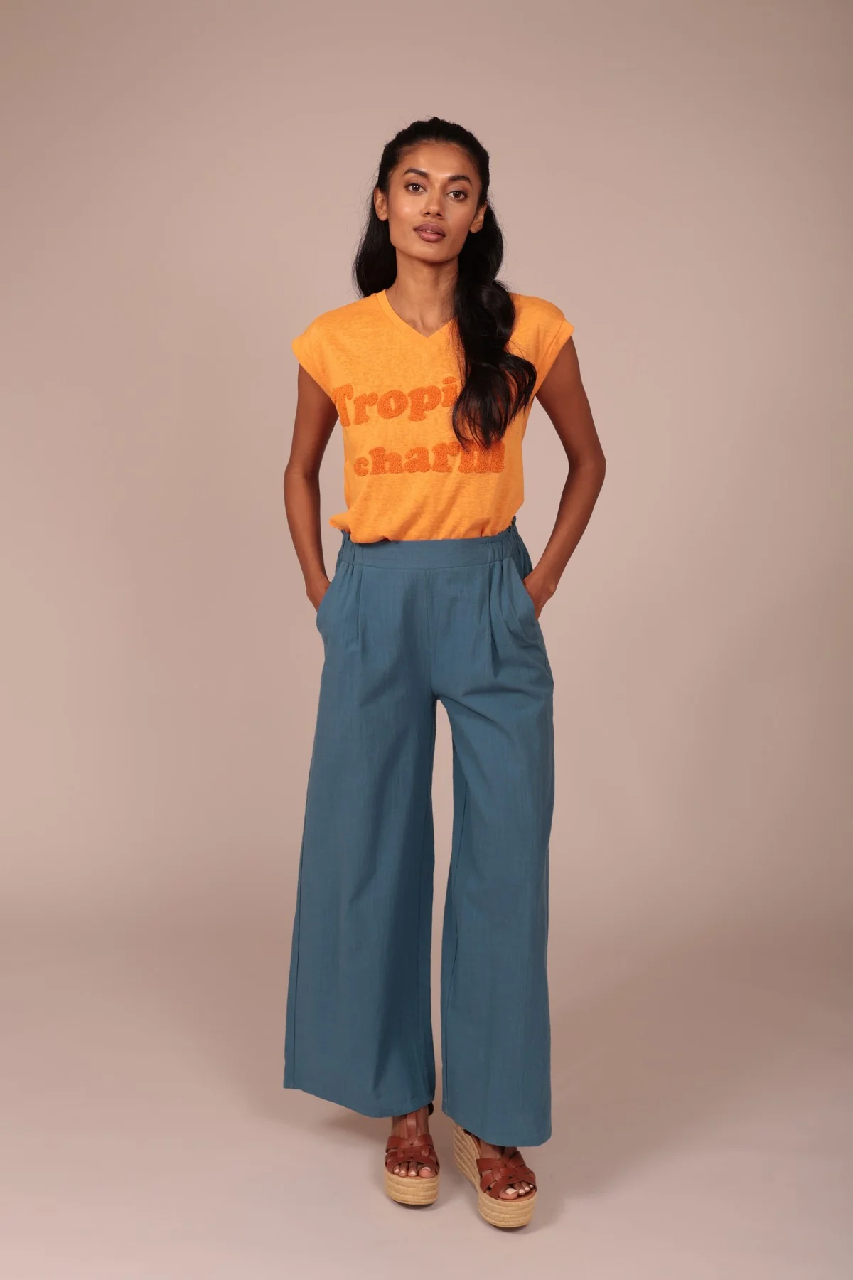 CAMISETA MANGA CORTA TROPICAL CHARM TG505